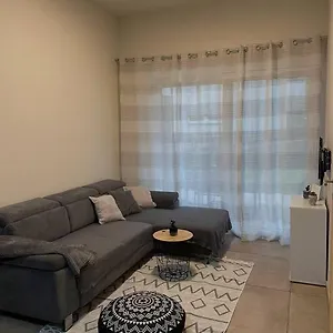 Apartment Gartenwohnung Mit Terrasse Und Parkplatz, Graz